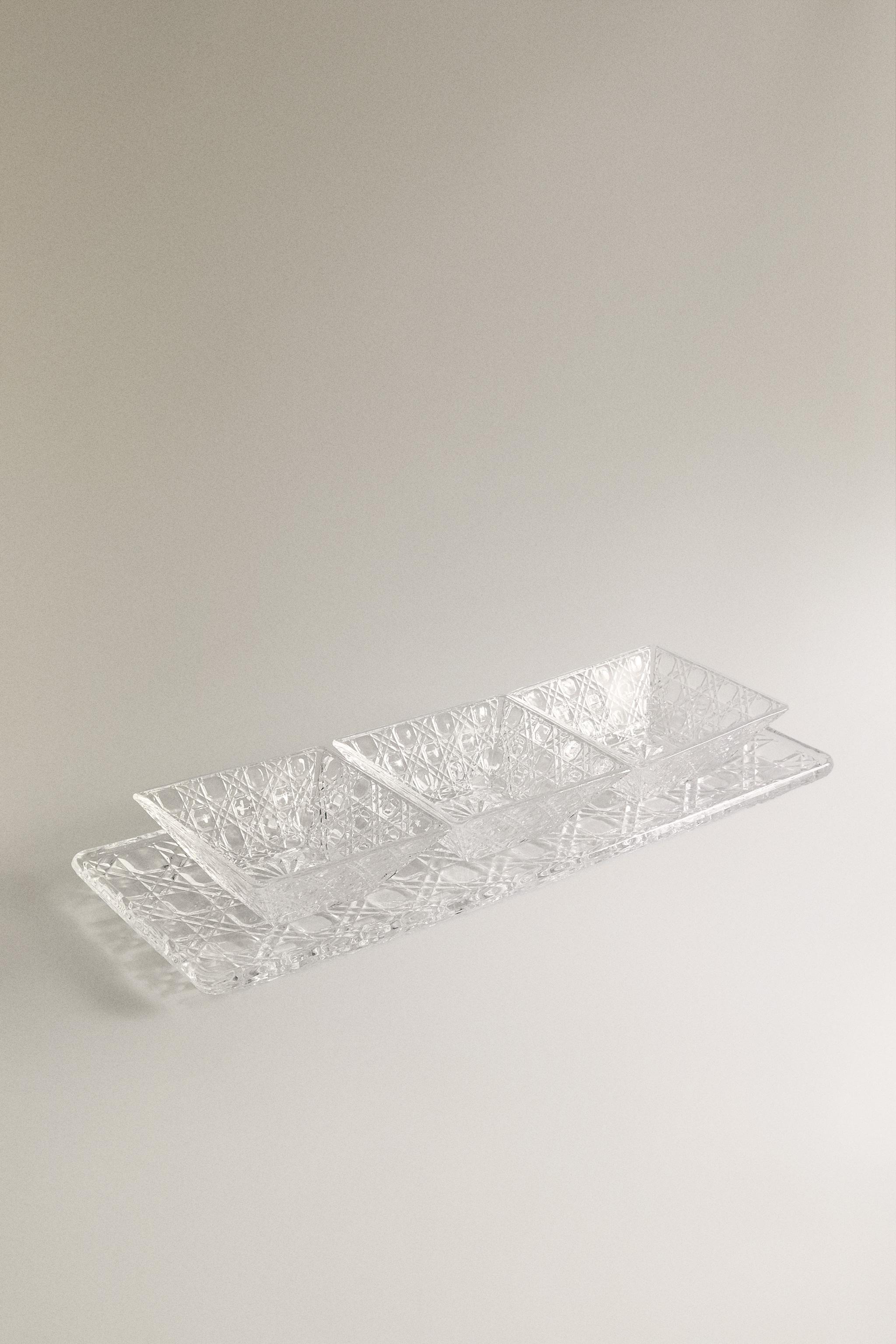 GLASS SERVING DISH WITH BOWLS AND A RAISED DESIGN